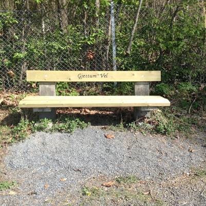 Nyoppusset benk i Levretoppen